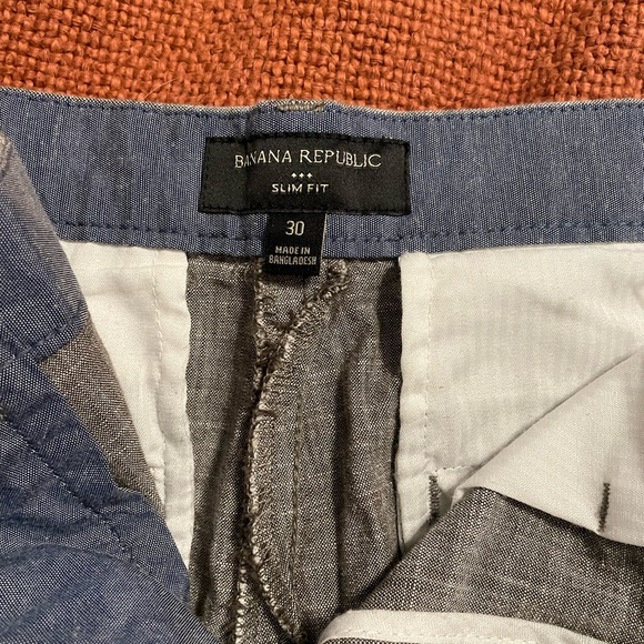 Banana Republic Slim Fit Cargo Shorts - Picture 2 of 3